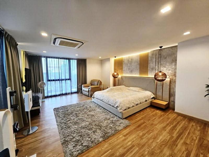 Glam, Bangkok, 161 Soi Satriwitthaya 2 Junction 23, Lat Phrao, Bangkok, 3 Bedrooms, 380 sqm, Townhouse For Rent, by นัฐพงค์ มณีอัครเนตร, 500532497 - DDproperty.com