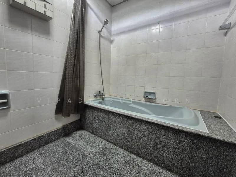 Liberty Park 2, Bangkok, 55 Soi Sukhumvit 11, Khlongtoei Nua, Watthana, Bangkok, 2 Bedrooms, 107 sqm, Condo For Rent, by Vipada Supaporn, 500532673 - DDproperty.com
