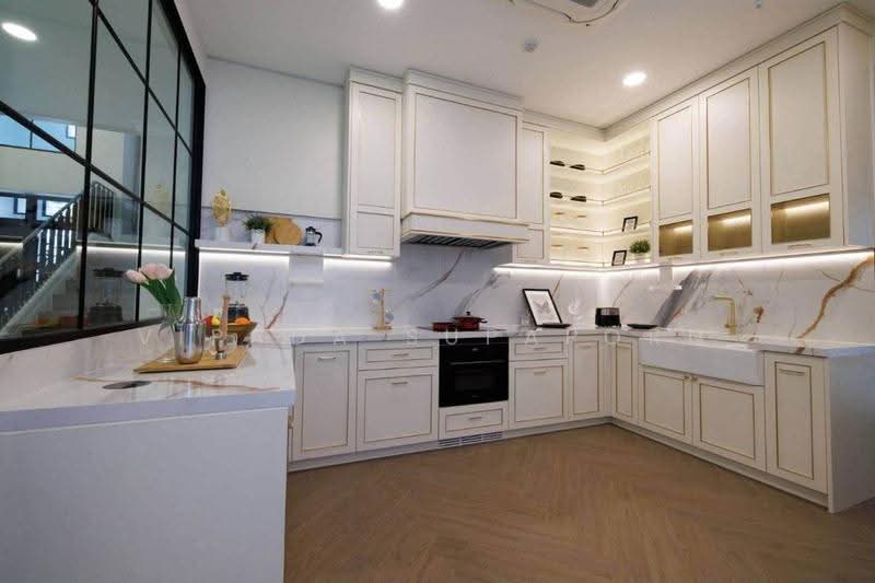 Nantawan Rama 9 - New Krungthepkreetha, Bangkok, Saphan Sung, Bangkok, 4 Bedrooms, 378 sqm, Single Detached House For Rent, by Vipada Supaporn, 500532690 - DDproperty.com