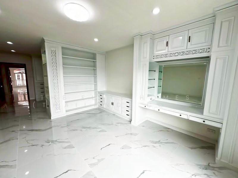 Yenakart Residence, Bangkok, 3 Soi Prasat Suk, Chong Nonsi, Yan Nawa, Bangkok, 4 Bedrooms, 450 sqm, Townhouse For Rent, by The Elite Homes (Thailand) Co., Ltd., 500532724 - DDproperty.com