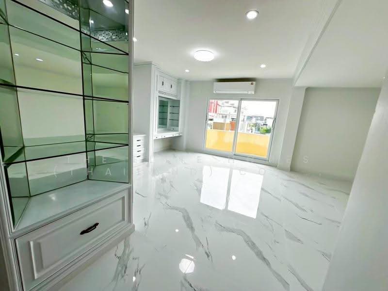 Yenakart Residence, Bangkok, 3 Soi Prasat Suk, Chong Nonsi, Yan Nawa, Bangkok, 4 Bedrooms, 450 sqm, Townhouse For Rent, by The Elite Homes (Thailand) Co., Ltd., 500532724 - DDproperty.com