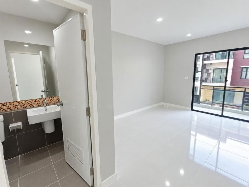 iField Bangna, Bangkok, Kanchanaphisek Road, Dok Mai, Prawet, Bangkok, 3 Bedrooms, 194 sqm, Townhouse For Rent, by Khun Poon, 500532760 - DDproperty.com
