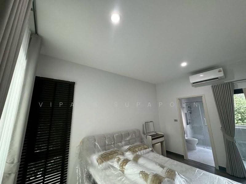 Baan Klang Muang Classe Sukhumvit 77, Bangkok, Soi On Nut 21, Suan Luang, Bangkok, 2 Bedrooms, 214 sqm, Single Detached House For Rent, by Vipada Supaporn, 500532774 - DDproperty.com