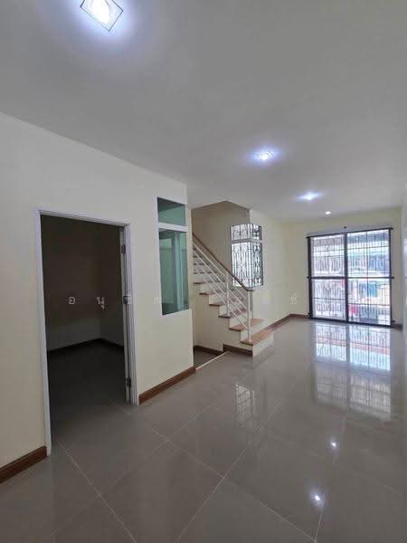 โกลเด้นทาวน์ อยุธยา, Phra Nakhon Si Ayutthaya, Ban Krot, Bang Pa-In, Phra Nakhon Si Ayutthaya, 3 Bedrooms, 64 sqm, Townhouse For Sale, by ANUCHIT PHOCHAI, 500532840 - DDproperty.com