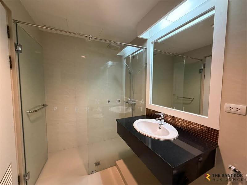 G.P. Grande Tower, Bangkok, 55 Sukhumvit 23, Khlongtoei Nua, Watthana, Bangkok, 3 Bedrooms, 220 sqm, Condo For Rent, by Nicha Peerakittikul, 500532925 - DDproperty.com