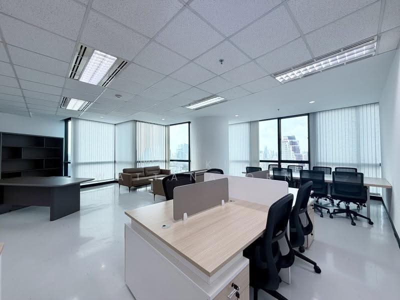 Office แต่งใหม่พร้อมเฟอร์, 250ม.จาก BTS ศาลาแดง, ในตึกมีร้านอาหาร, Food court, กรุงเทพ, สีลม, บางรัก, กรุงเทพ, 109 ตร.ม., Office Space ให้เช่า, โดย Sirikul Wattanakorn, 500533019 - DDproperty.com