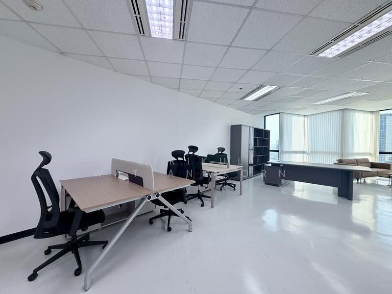 Office แต่งใหม่พร้อมเฟอร์, 250ม.จาก BTS ศาลาแดง, ในตึกมีร้านอาหาร, Food court, กรุงเทพ, สีลม, บางรัก, กรุงเทพ, 109 ตร.ม., Office Space ให้เช่า, โดย Sirikul Wattanakorn, 500533019 - DDproperty.com