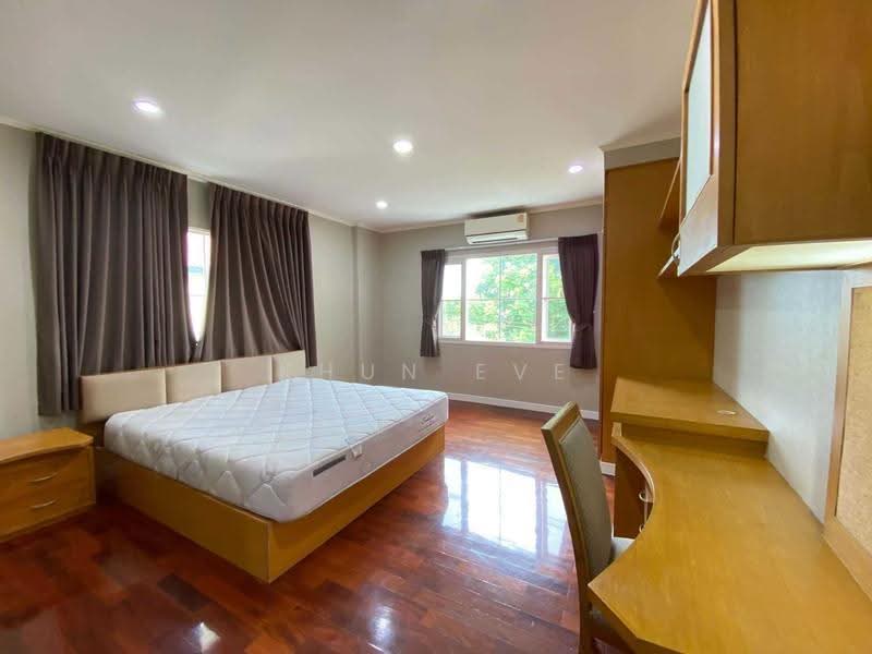 Nantawan Sukhumvit 77, Bangkok, Sukhumvit 77 (On Nut 44), Bang Chak, Phra Khanong, Bangkok, 5 Bedrooms, 300 sqm, Single Detached House For Rent, by Khun Eve, 500533100 - DDproperty.com
