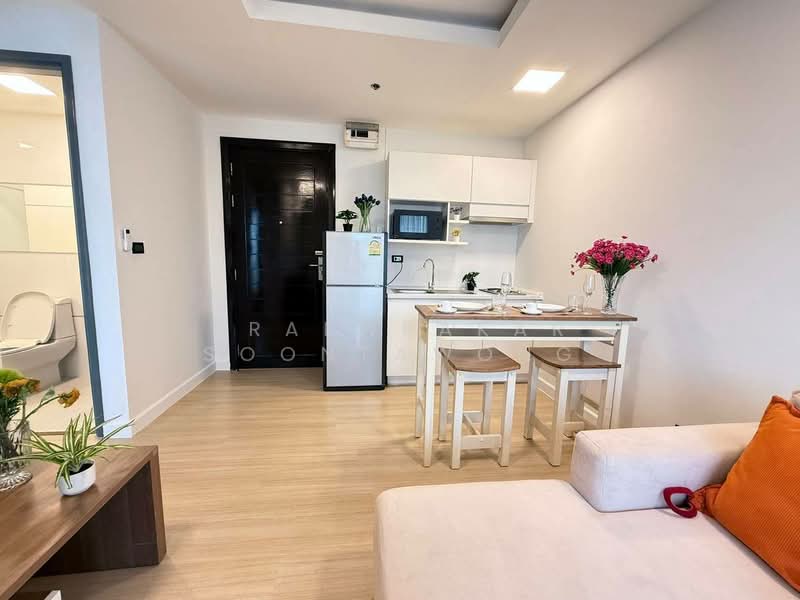 Thru Thonglor, Bangkok, Petchaburi Road, Bang Kapi, Huai Khwang, Bangkok, 1 Bedroom, 36 sqm, Condo For Rent, by Praewpakar Soontawong, 500533163 - DDproperty.com