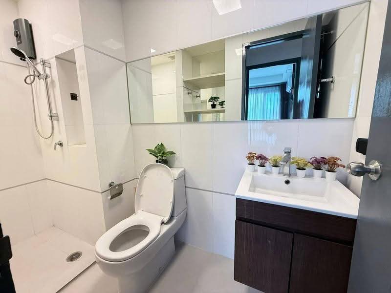 Thru Thonglor, Bangkok, Petchaburi Road, Bang Kapi, Huai Khwang, Bangkok, 1 Bedroom, 36 sqm, Condo For Rent, by Praewpakar Soontawong, 500533163 - DDproperty.com