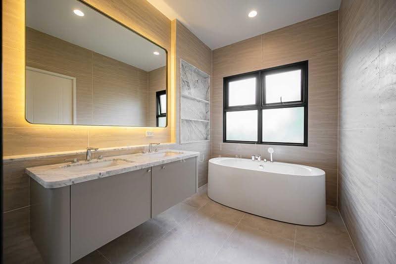 Narinsiri Krungthep Kreetha, Bangkok, Saphan Sung, Bangkok, 5 Bedrooms, 430 sqm, Single Detached House For Rent, by Kanrutai Dawruang, 500533183 - DDproperty.com