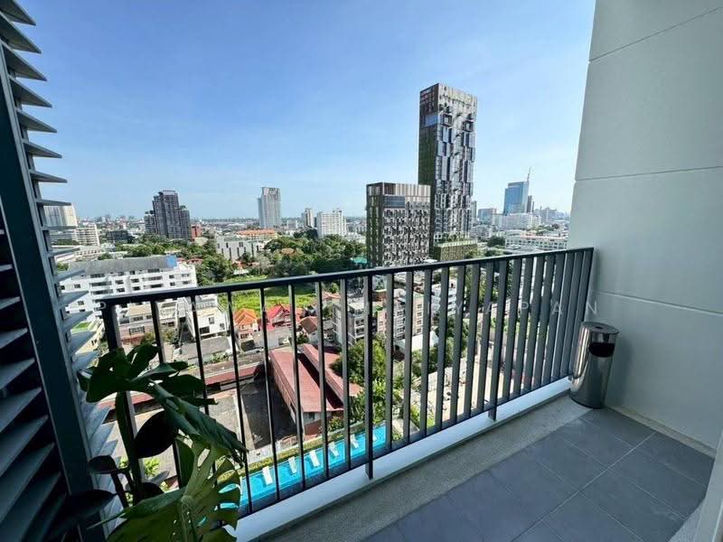 Siri At Sukhumvit, Bangkok, 902 Sukhumvit Road, Phra Kanong, Khlong Toei, Bangkok, 2 Bedrooms, 69 sqm, Condo For Rent, by Piyawan Maiyapan, 500533396 - DDproperty.com