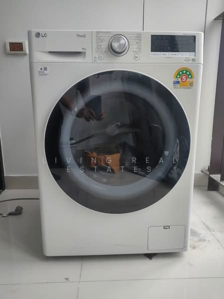 IDEO Ratchada-Huaikwang, Bangkok, 62 Pracharajbumpen Road, Huai Khwang, Bangkok, 2 Bedrooms, 60 sqm, Condo For Rent, by Living Real Estates, 500533481 - DDproperty.com