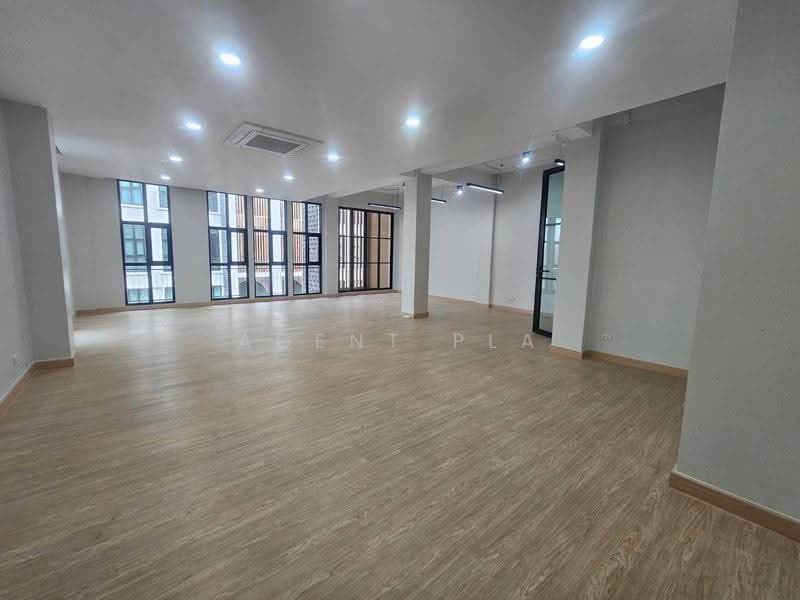 4-Storey Modern Home Office for Rent –Near Hua Mak Airport Link & MRT Yellow Line (SPSP6675), Bangkok, Suan Luang, Bangkok, , 368 sqm, Shophouse For Rent, by Agent Pla, 500533869 - DDproperty.com