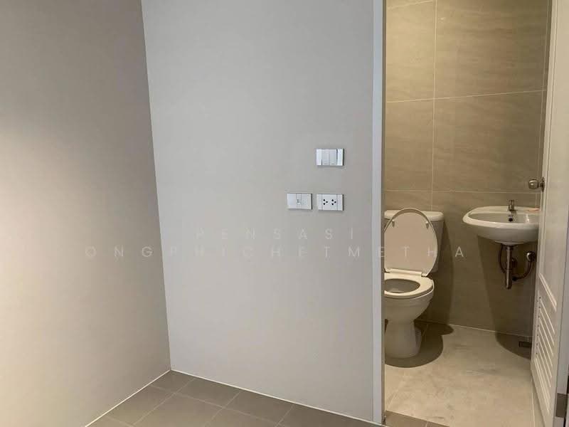 GM Estate Hotel & Executive Apartments, Bangkok, 55 Sukhumvit 20 Alley, Khong Tan, Khlong Toei, Bangkok, 3 Bedrooms, 200 sqm, Apartment For Rent, by Pensasi Ongphichetmetha, 500533881 - DDproperty.com