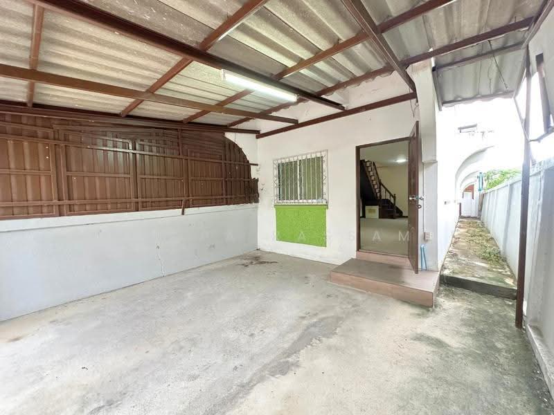 Samrej Ville 6, Nonthaburi, Soi Moobaan Samrej Ville 6, Sala Klang, Bang Kruai, Nonthaburi, 2 Bedrooms, 100 sqm, Townhouse For Sale, by Punpapa Rassamee, 500533925 - DDproperty.com