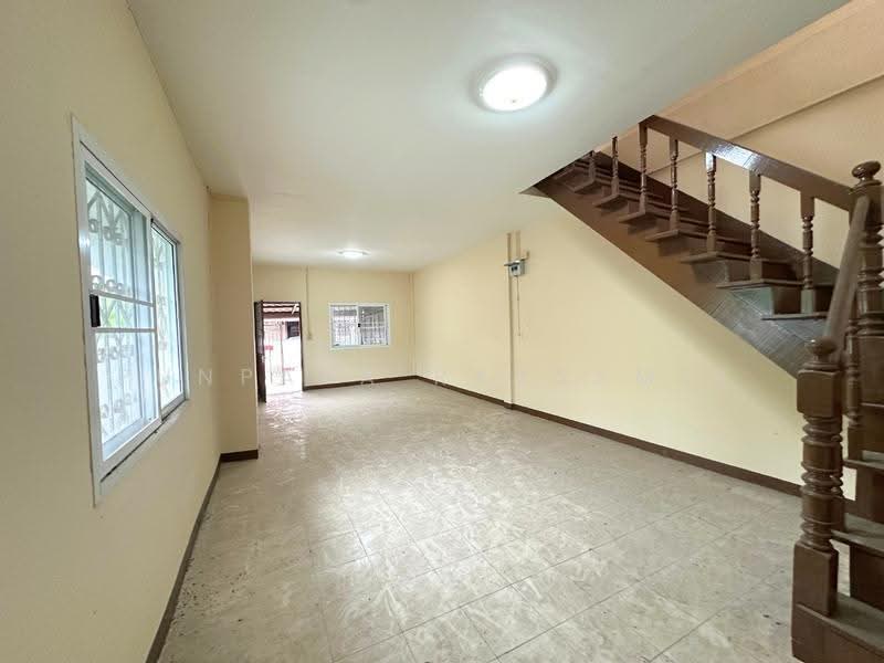 Samrej Ville 6, Nonthaburi, Soi Moobaan Samrej Ville 6, Sala Klang, Bang Kruai, Nonthaburi, 2 Bedrooms, 100 sqm, Townhouse For Sale, by Punpapa Rassamee, 500533925 - DDproperty.com
