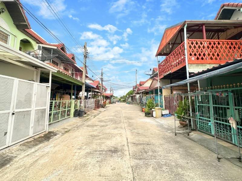 Samrej Ville 6, Nonthaburi, Soi Moobaan Samrej Ville 6, Sala Klang, Bang Kruai, Nonthaburi, 2 Bedrooms, 100 sqm, Townhouse For Sale, by Punpapa Rassamee, 500533925 - DDproperty.com