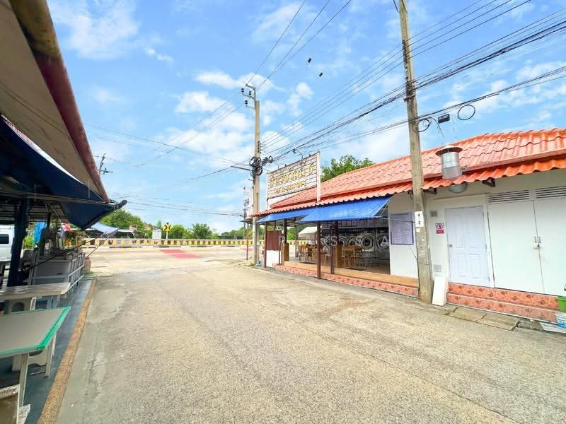 Samrej Ville 6, Nonthaburi, Soi Moobaan Samrej Ville 6, Sala Klang, Bang Kruai, Nonthaburi, 2 Bedrooms, 100 sqm, Townhouse For Sale, by Punpapa Rassamee, 500533925 - DDproperty.com
