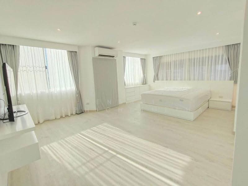 Silom Condominium, Bangkok, Silom, Bang Rak, Bangkok, 2 Bedrooms, 144 sqm, Condo For Rent, by Pensasi Ongphichetmetha, 500533935 - DDproperty.com