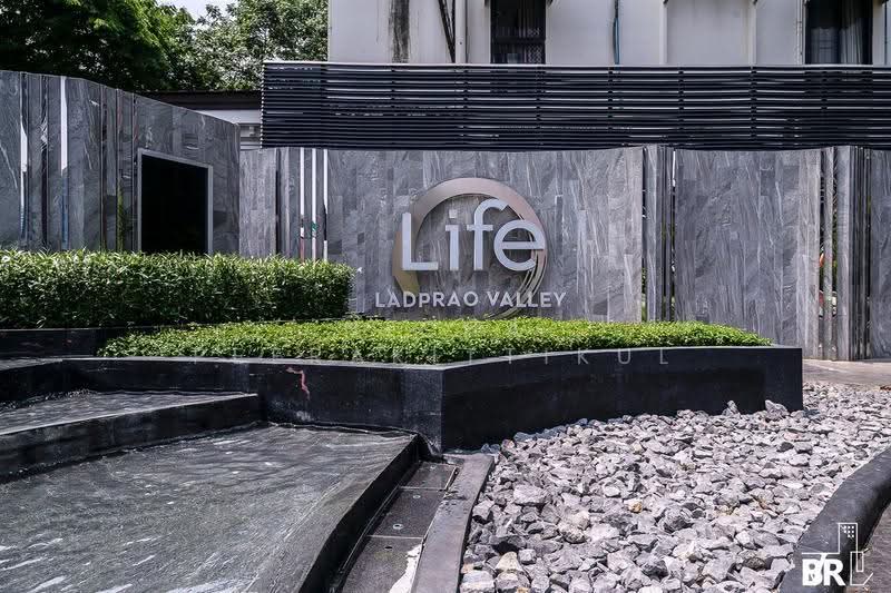 Life Ladprao Valley, Bangkok, Phaholyothin Road, Jom Phon, Chatuchak, Bangkok, 1 Bedroom, 35 sqm, Condo For Rent, by Nicha Peerakittikul, 500533960 - DDproperty.com