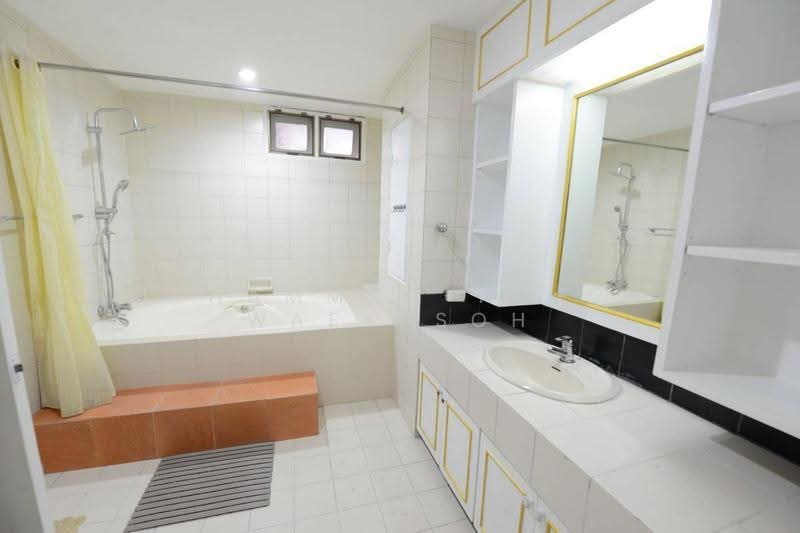 Oriental Towers, Bangkok, 25 Soi Ekkamai 12, Ekkamai Road, Khlong Tan Nua, Watthana, Bangkok, 3 Bedrooms, 350 sqm, Condo For Sale, by Muhammad-ameen Waeyusoh, 500534226 - DDproperty.com