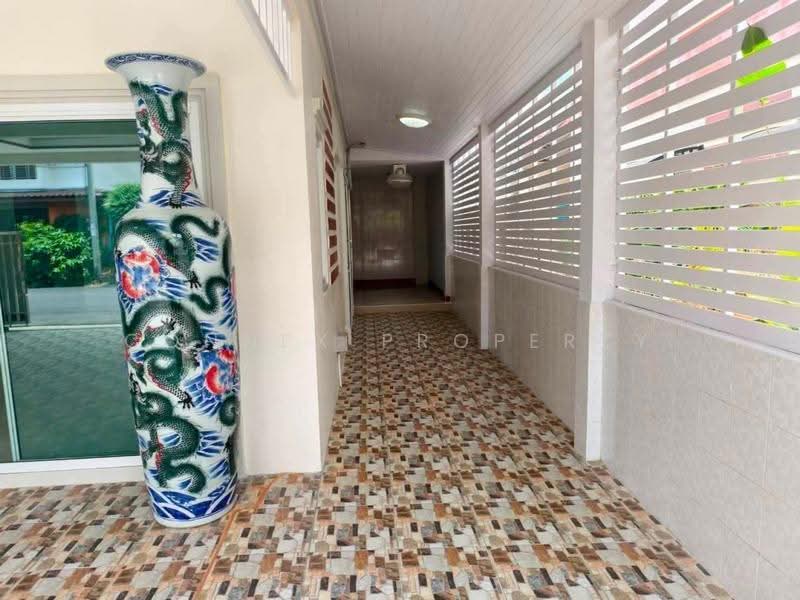 Baan Monthon 8, Bangkok, Along the Thawi Watthana canal Lak Song, Lak Song, Bang Khae, Bangkok, 4 Bedrooms, 21 sqm, Townhouse For Sale, by Connex Property, 500534300 - DDproperty.com