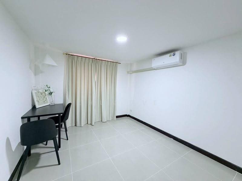 6-Bedroom Detached House for Rent | Ratchada–Huai Khwang (SPSSR385), Bangkok, รัชดา–ห้วยขวาง, Din Daeng, Bangkok, 6 Bedrooms, 280 sqm, Single Detached House For Rent, by Khun Eve, 500534503 - DDproperty.com