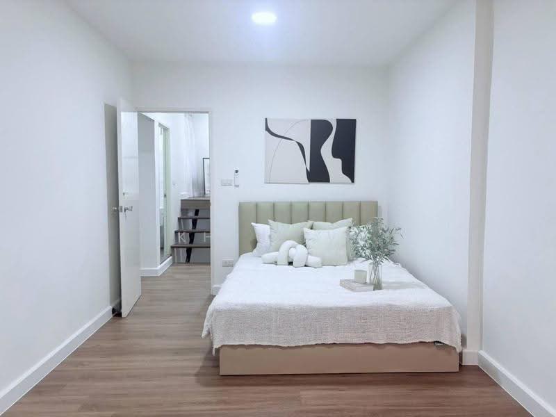 6-Bedroom Detached House for Rent | Ratchada–Huai Khwang (SPSSR385), Bangkok, รัชดา–ห้วยขวาง, Din Daeng, Bangkok, 6 Bedrooms, 280 sqm, Single Detached House For Rent, by Khun Eve, 500534503 - DDproperty.com