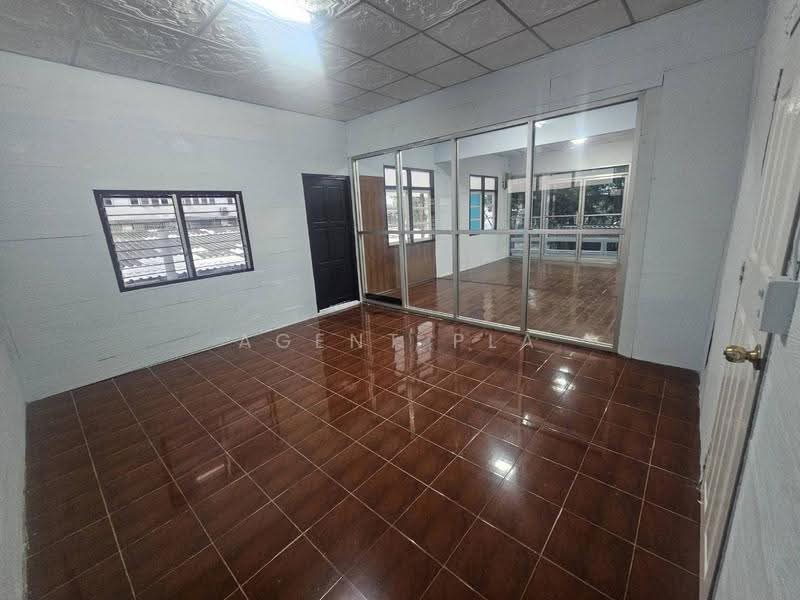 For Rent: Detached House / Home Office in Pattanakarn Area, Company Registration Allowed (SPSAD4158), Bangkok, พัฒนาการ, Suan Luang, Bangkok, 3 Bedrooms, 696 sqm, Single Detached House For Rent, by Agent Pla, 500534532 - DDproperty.com