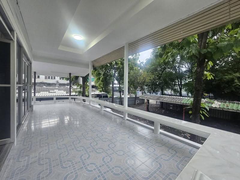For Rent: Detached House / Home Office in Pattanakarn Area, Company Registration Allowed (SPSAD4158), Bangkok, พัฒนาการ, Suan Luang, Bangkok, 3 Bedrooms, 696 sqm, Single Detached House For Rent, by Agent Pla, 500534532 - DDproperty.com