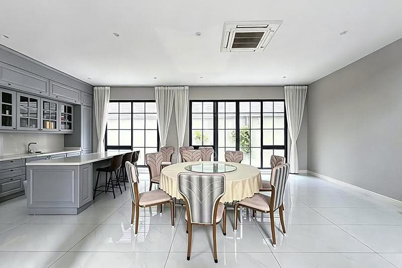 Narasiri Krungthep Kreetha, Bangkok, 69 Soi Pracha Ruamjai, Hua Mak, Bang Kapi, Bangkok, 5 Bedrooms, 687 sqm, Single Detached House For Sale, by NTBHOME, 500534551 - DDproperty.com