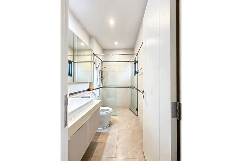 Narasiri Krungthep Kreetha, Bangkok, 69 Soi Pracha Ruamjai, Hua Mak, Bang Kapi, Bangkok, 5 Bedrooms, 687 sqm, Single Detached House For Sale, by NTBHOME, 500534551 - DDproperty.com