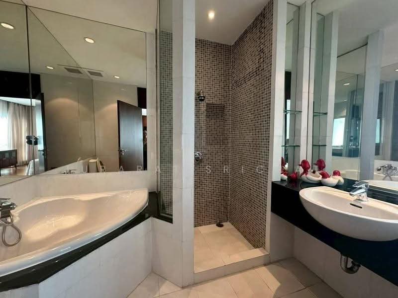 Royal Residence Park, Bangkok, 99 Royal Resident Park Lumphini, Lumphini, Pathum Wan, Bangkok, 3 Bedrooms, 220 sqm, Condo For Rent, by Jurarat Srichat, 500534707 - DDproperty.com
