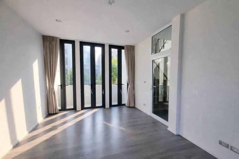 undefined, Bangkok, Bang Na Tai, Bang Na, Bangkok, 4 Bedrooms, 245 sqm, Single Detached House For Sale, by Rungkan Wijitjun, 500534751 - DDproperty.com