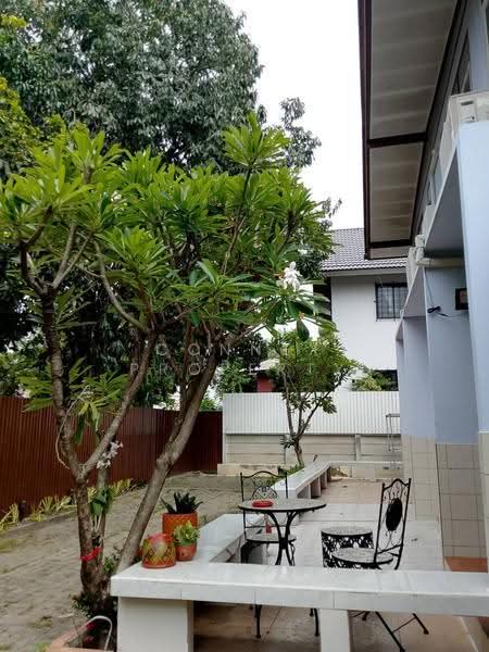Two-story house on Chimphli Road, Bangkok, , Chim Plee, Taling Chan, Bangkok, 4 Bedrooms, 220 sqm, Single Detached House For Rent, by Connex Property, 500534847 - DDproperty.com
