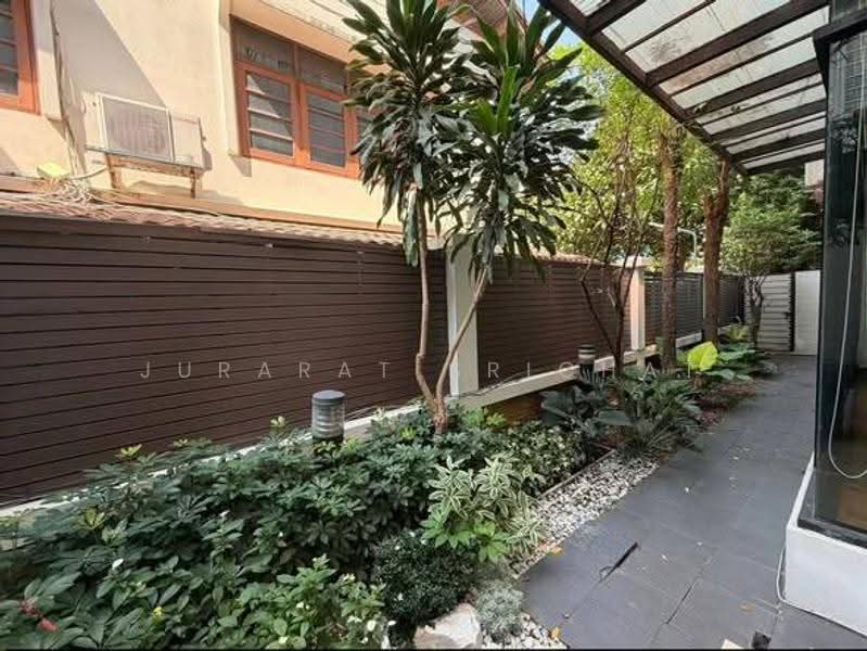 Baan Sasida, Bangkok, 19/1 Sukhumvit, Khong Tan, Khlong Toei, Bangkok, 3 Bedrooms, 220 sqm, Apartment For Rent, by Jurarat Srichat, 500534856 - DDproperty.com