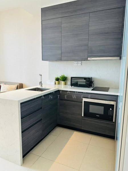 The Esse Asoke, Bangkok, 333 Soi Sukhumvit 21, Sukhumvit Road, Khlongtoei Nua, Watthana, Bangkok, 1 Bedroom, 46 sqm, Condo For Rent, by Pinyada Hantewee, 500534857 - DDproperty.com