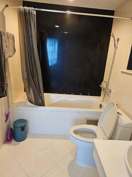The Address Sukhumvit 42, Bangkok, 39 Soi Barbot 1, Sukhumvit Road, Phra Kanong, Khlong Toei, Bangkok, 1 Bedroom, 45 sqm, Condo For Sale, by Jurarat Srichat, 500534867 - DDproperty.com
