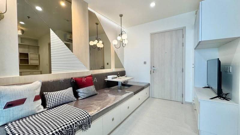 Life Asoke, Bangkok, Asoke-Dindang Road, Bang Kapi, Huai Khwang, Bangkok, 1 Bedroom, 36 sqm, Condo For Rent, by Jurarat Srichat, 500534882 - DDproperty.com