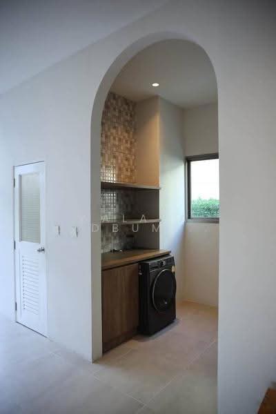 undefined, Bangkok, Khlong Song Ton Nun, Lat Krabang, Bangkok, 5 Bedrooms, 700 sqm, Single Detached House For Rent, by Walapa Jidbumrungsakun, 500534910 - DDproperty.com