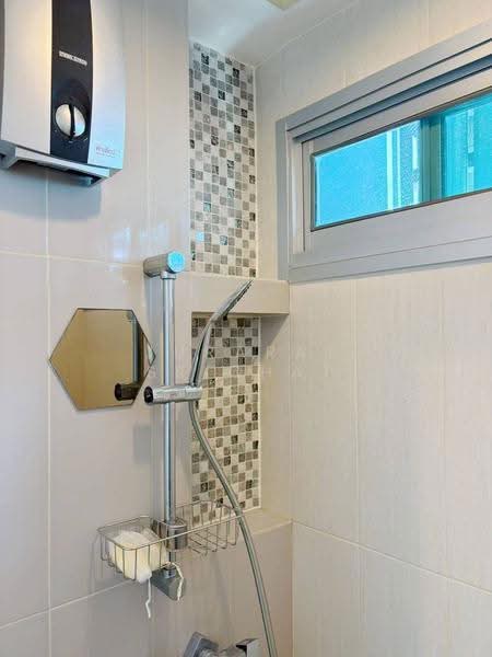 Life Ratchadapisek, Bangkok, 279 Ratchadapisaek Road, Huai Khwang, Bangkok, 2 Bedrooms, 56 sqm, Condo For Rent, by Jurarat Srichat, 500534992 - DDproperty.com