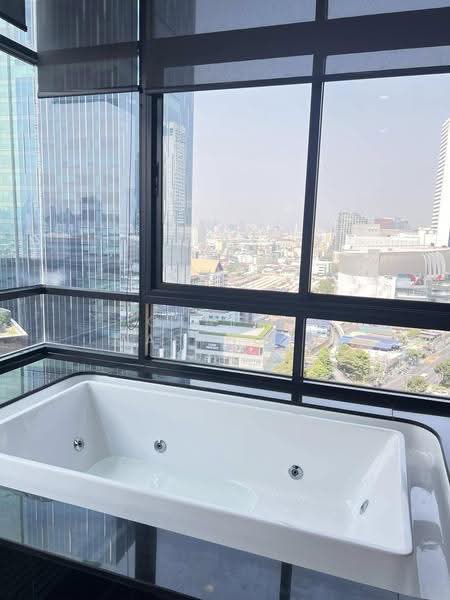 Ivy Ampio, Bangkok, 48 Ratchadaphisek Road, Huai Khwang, Bangkok, 2 Bedrooms, 81 sqm, Condo For Rent, by Orapin Masthong, 500535026 - DDproperty.com