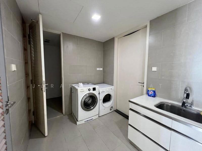The Met Sathorn, Bangkok, 123 South Sathorn Road, Thung Maha Mek, Sathon, Bangkok, 3 Bedrooms, 192 sqm, Condo For Rent, by Jurarat Srichat, 500535049 - DDproperty.com