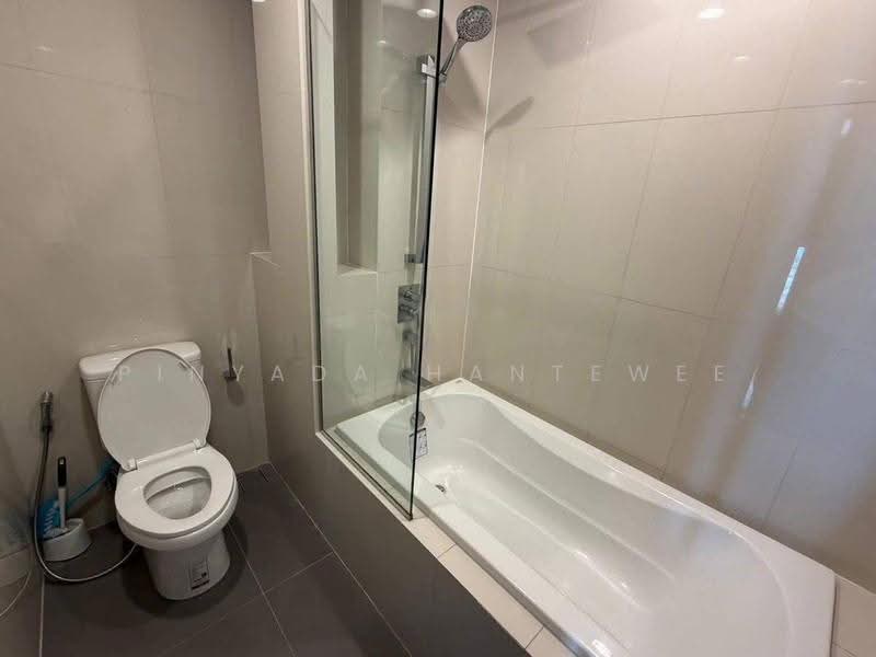 Oka Haus Sukhumvit 36, Bangkok, 3399 Rama 4 Road, Khong Tan, Khlong Toei, Bangkok, 1 Bedroom, 35 sqm, Condo For Rent, by Pinyada Hantewee, 500535050 - DDproperty.com