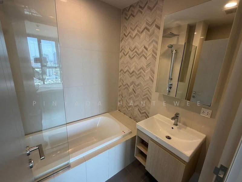 Oka Haus Sukhumvit 36, Bangkok, 3399 Rama 4 Road, Khong Tan, Khlong Toei, Bangkok, 1 Bedroom, 35 sqm, Condo For Rent, by Pinyada Hantewee, 500535050 - DDproperty.com