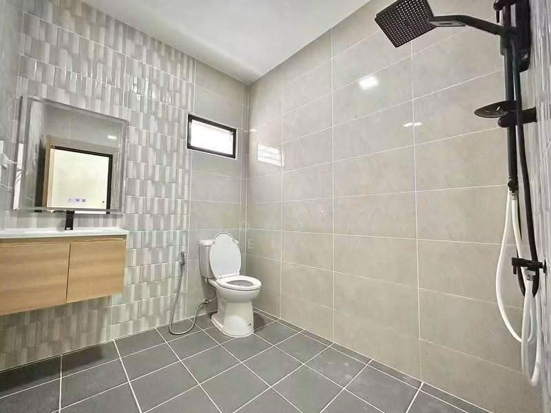 4-BR House, Chon Buri (Pattaya), Nong Pru, Bang Lamung (Pattaya), Chon Buri (Pattaya), 4 Bedrooms, 220 sqm, Single Detached House For Rent, by Sirisongkran Kasemkun, 500535088 - DDproperty.com