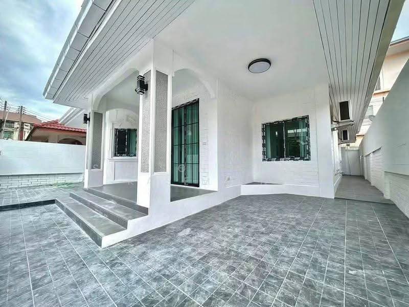 บ้าน 4-ห้องนอน, ชลบุรี, หนองปรือ, บางละมุง, ชลบุรี, 220 ตร.ม., บ้านเดี่ยว ให้เช่า, โดย Sirisongkran Kasemkun, 500535088 - DDproperty.com