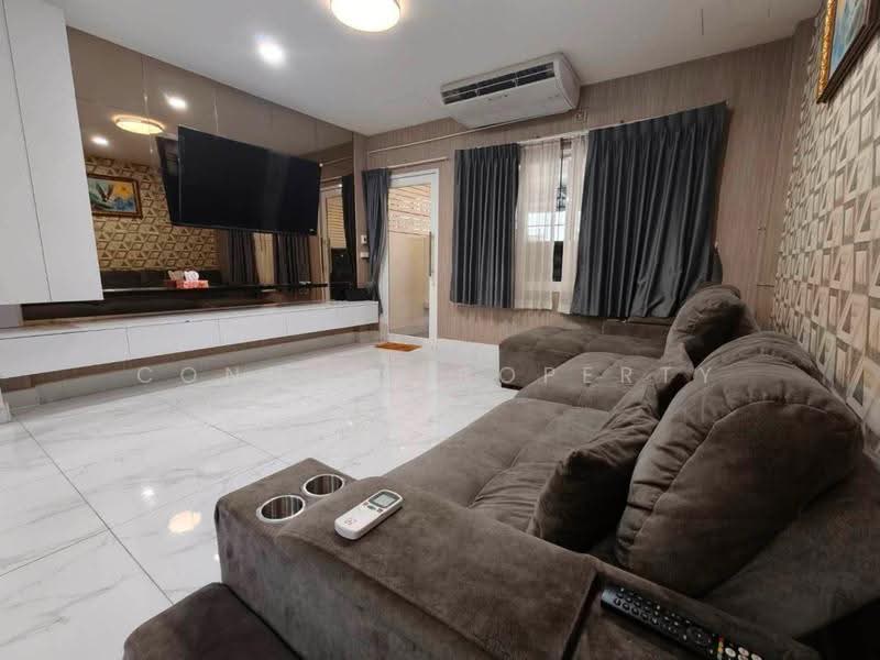 Home office in the Sutthisan area, 450 meters from Sutthisan MRT, Bangkok, -, Samsen Nok, Huai Khwang, Bangkok, 4 Bedrooms, 320 sqm, Single Detached House For Rent, by Connex Property, 500535106 - DDproperty.com