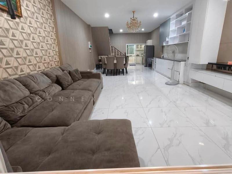 Home office in the Sutthisan area, 450 meters from Sutthisan MRT, Bangkok, -, Samsen Nok, Huai Khwang, Bangkok, 4 Bedrooms, 320 sqm, Single Detached House For Rent, by Connex Property, 500535106 - DDproperty.com